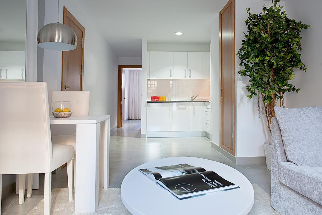 Апартаменты Malaga Andes Номер фото